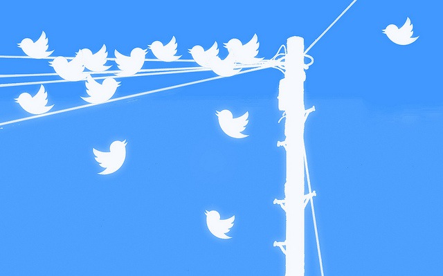 25 Awesome Brands on Twitter That You Should Be Following