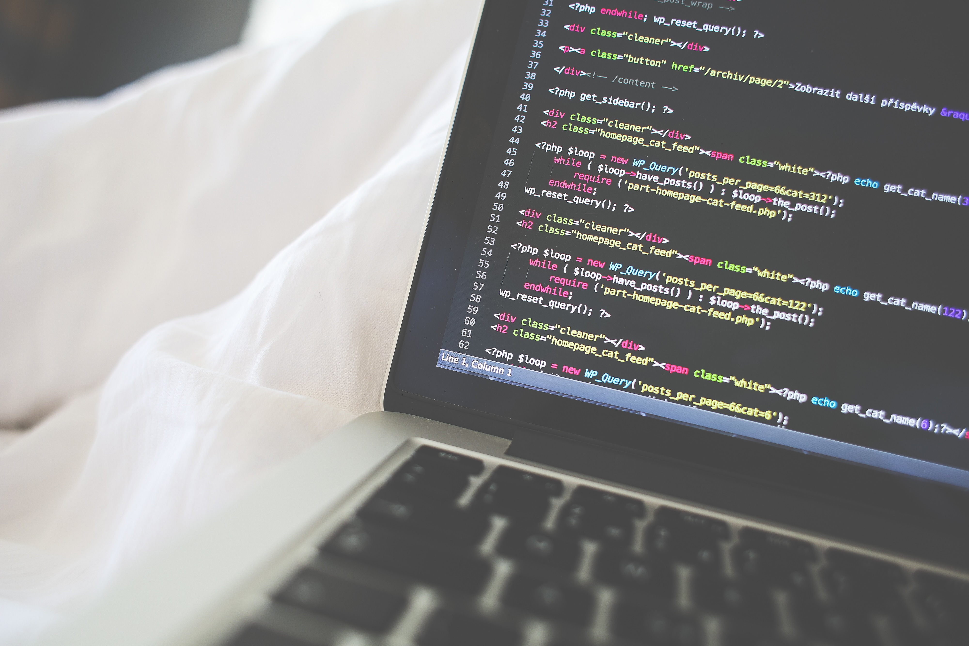 5 HTML and WordPress Hacks for Non-Coders | SEJ