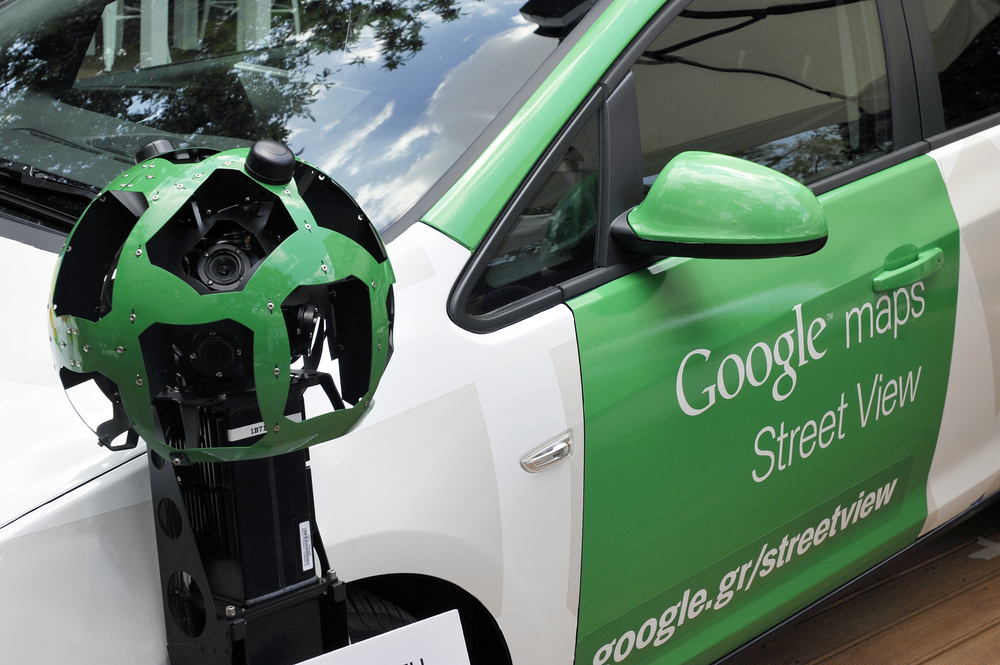 Google Street View Gets Much Needed Update: Navigate With a Swipe