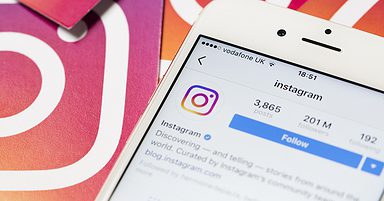 Instagram Stories Can Now Have Interactive Polls